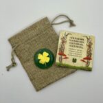 Geluksklaver op groen Aventurijn steentje