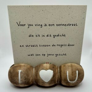 Houten standaard voor kaart met "I love you" naturel